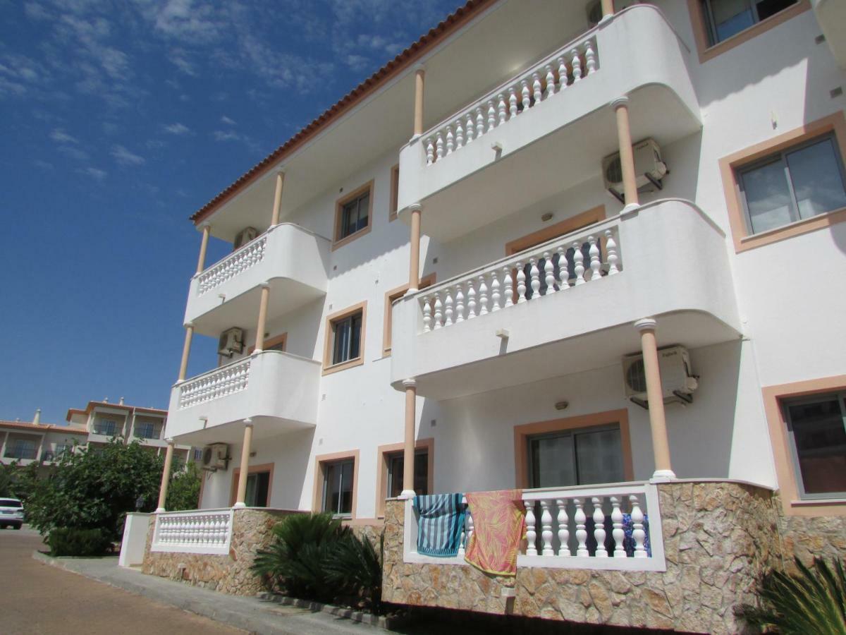 Apartamentos Cabrita Olhos de Agua  Exteriör bild