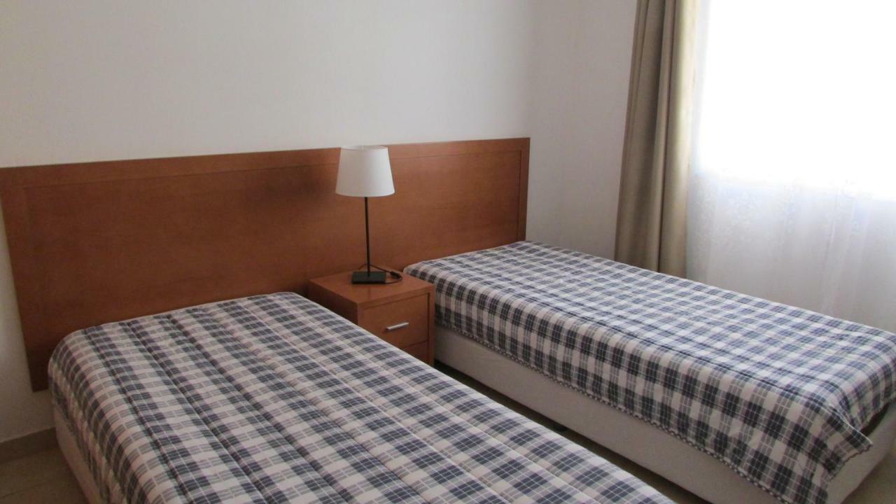 Apartamentos Cabrita Olhos de Agua  Exteriör bild